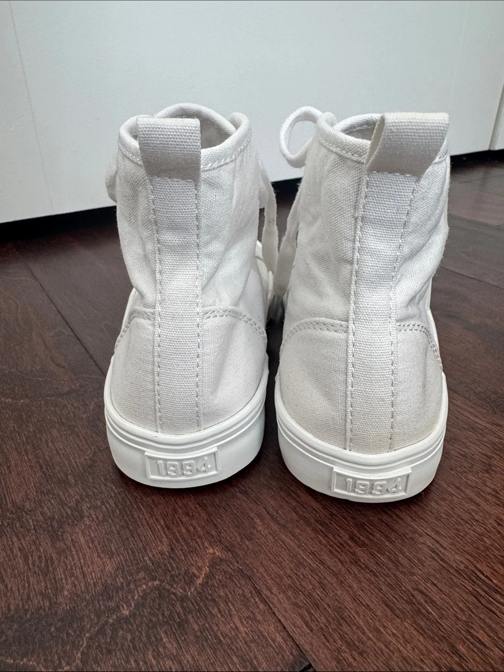 Old Navy White High Tops Shoes Casual Chic Fashion Sneakers, size 12